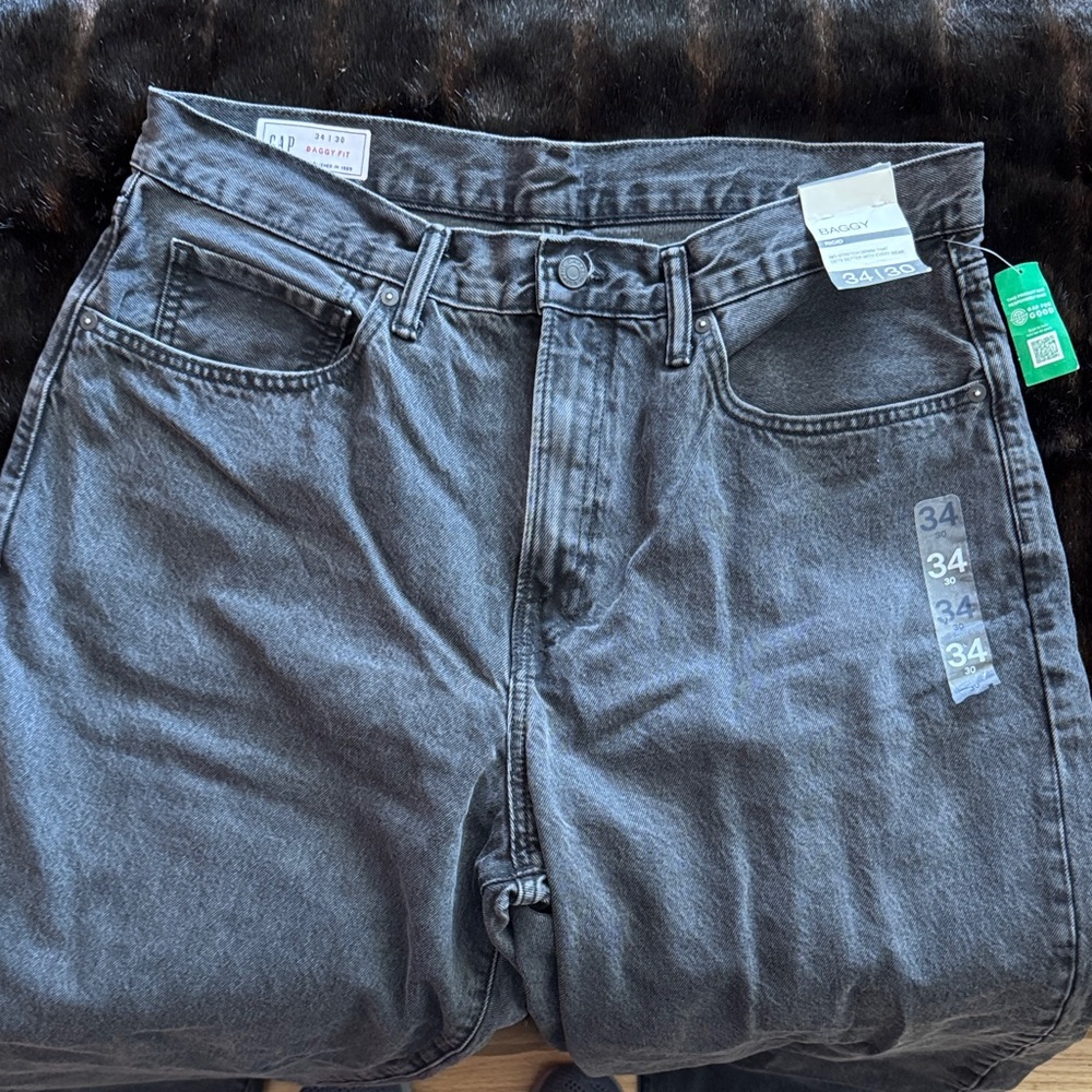 GAP Men's Dark Gray Relaxed Jeans